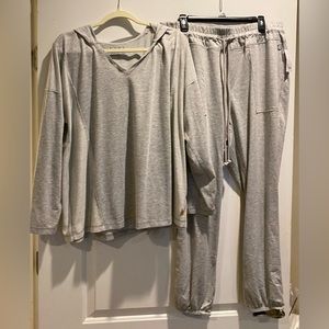 Women’s jogger outfit NWT Lane Bryant LIVI - two sizes, top is 18/20 pants 14/16